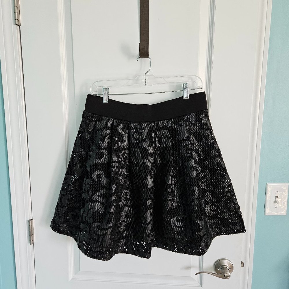 Express mini skirt size L